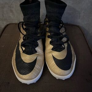 10.5 US NIKE MERCURIAL SOCCER/FOOTBALL PROXIMO TF. 9/10 CONDITION. NO RIPS